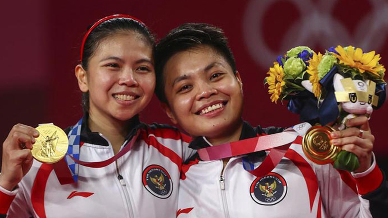 Nhà vô địch Olympic được tặng 5 con bò, 8 tỷ đồng: Phần thưởng độc cho sao Indonesia