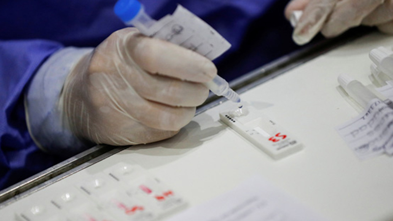 Báo Úc: Phát miễn phí test nhanh cho dân giúp giảm tiền chống dịch
